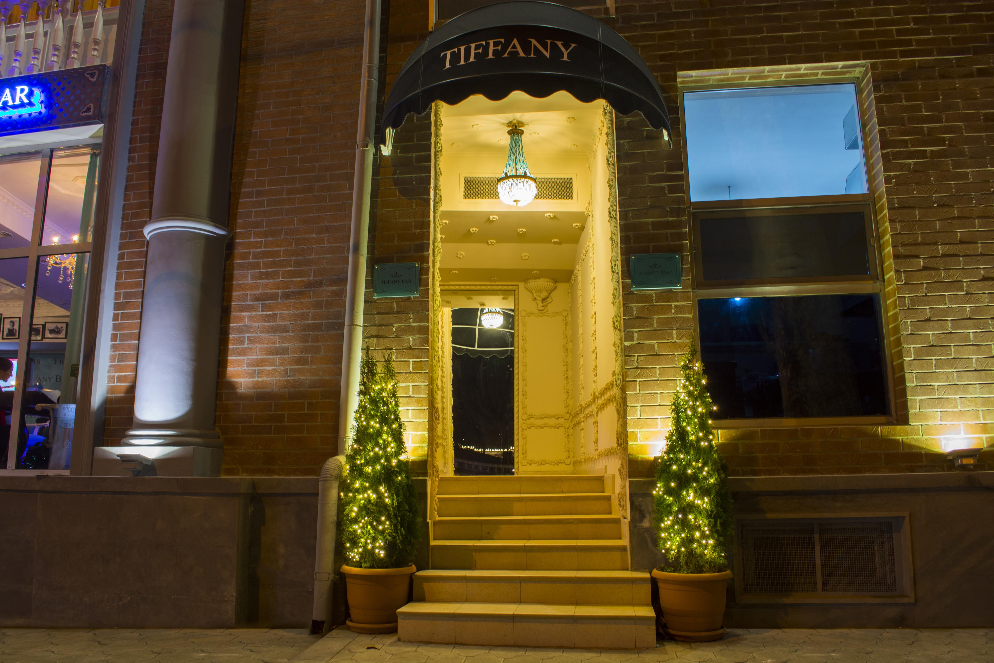 River Side Hotel Tbilisi Eksteriør bilde Tiffany & Co. store in New York City