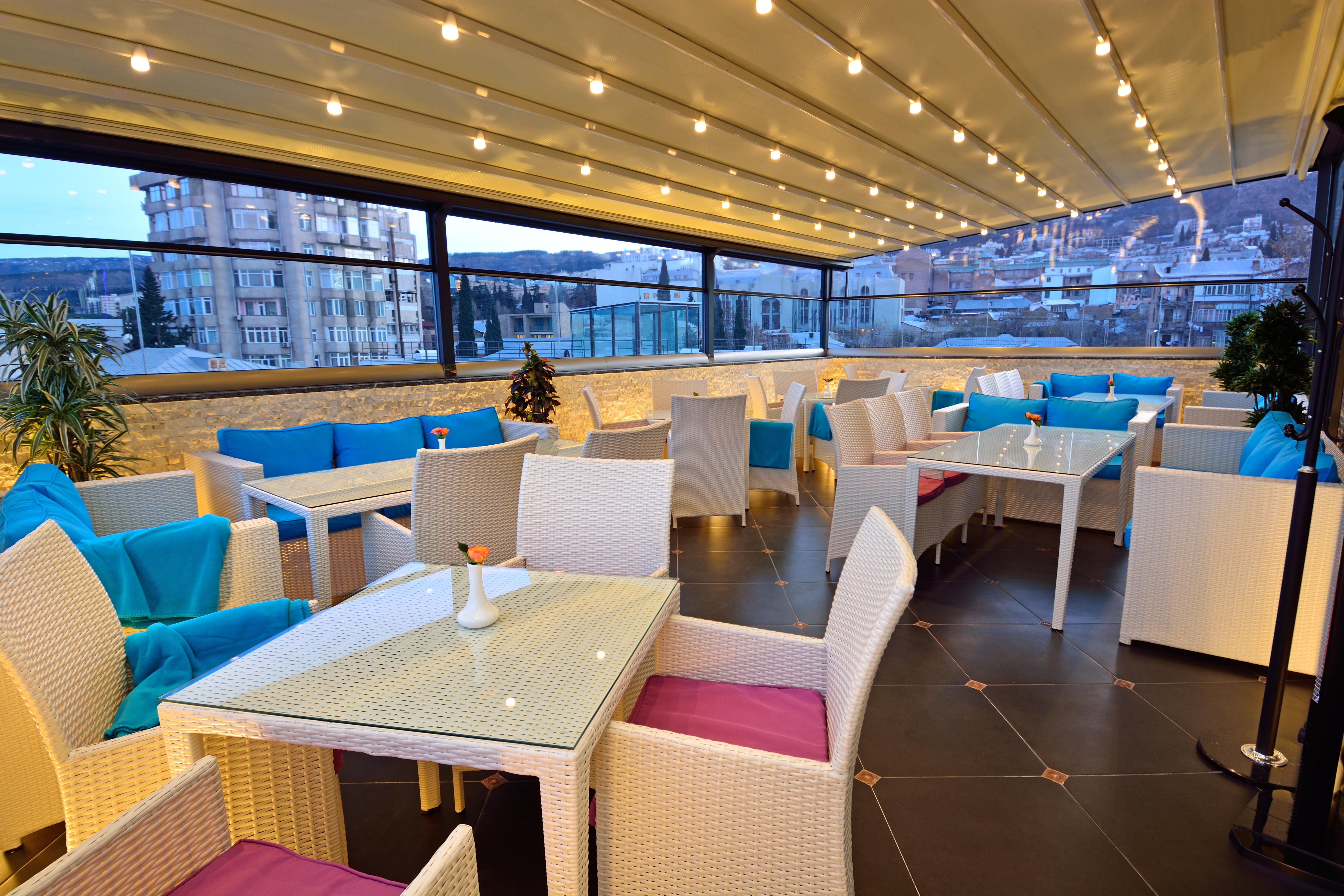 River Side Hotel Tbilisi Eksteriør bilde Skyline