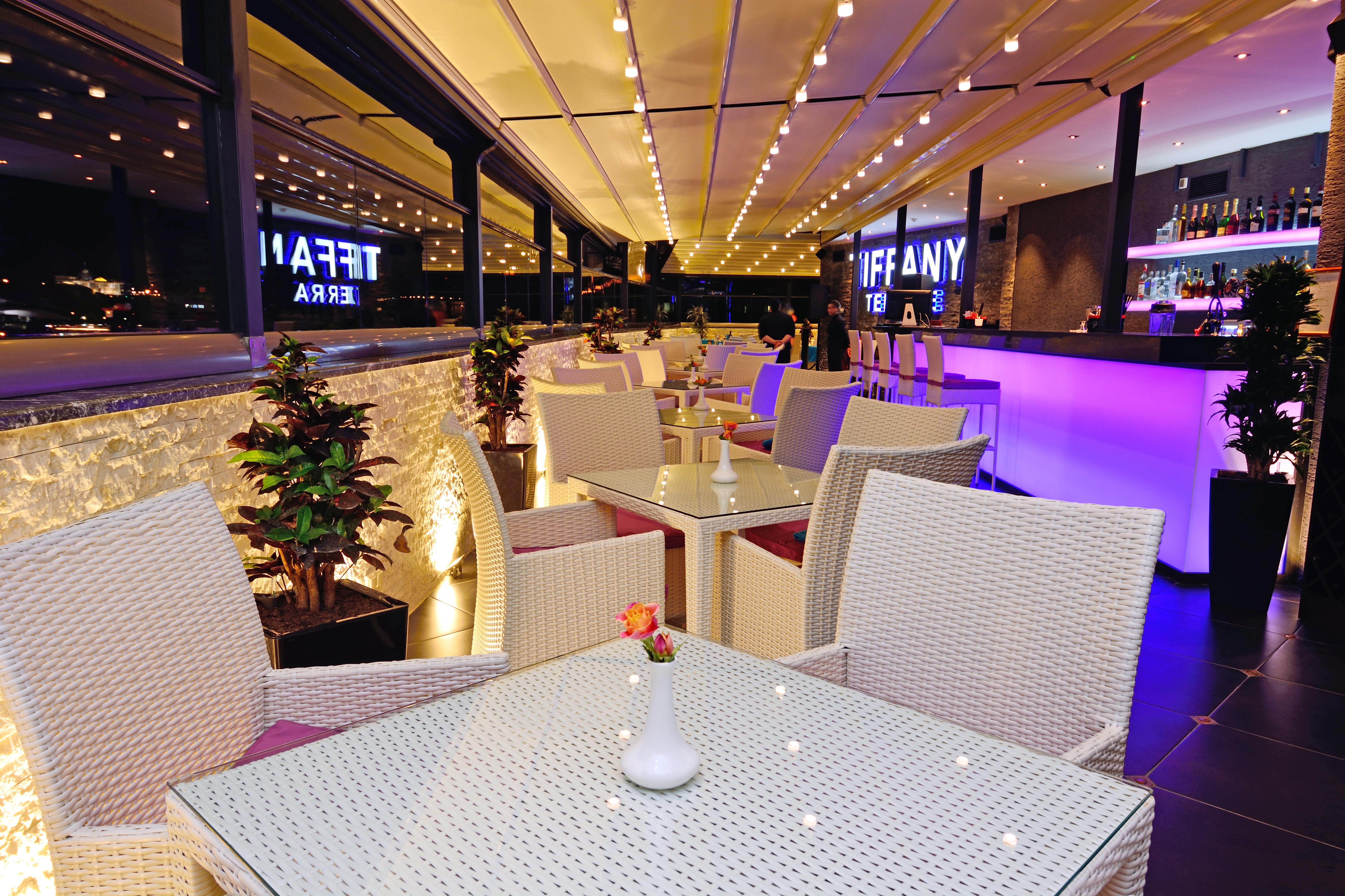 River Side Hotel Tbilisi Eksteriør bilde Interior of the restaurant