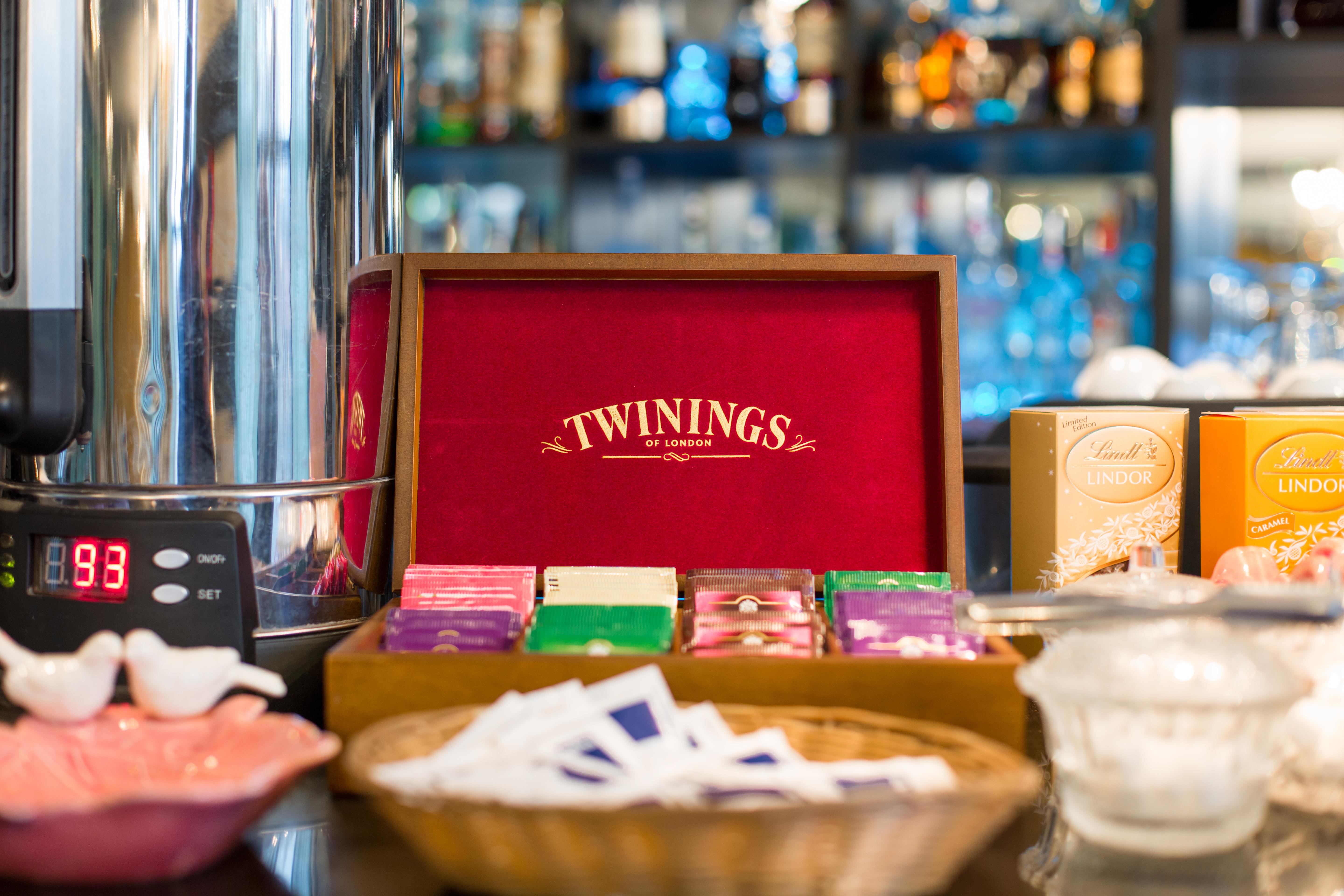 River Side Hotel Tbilisi Eksteriør bilde Twinings tea