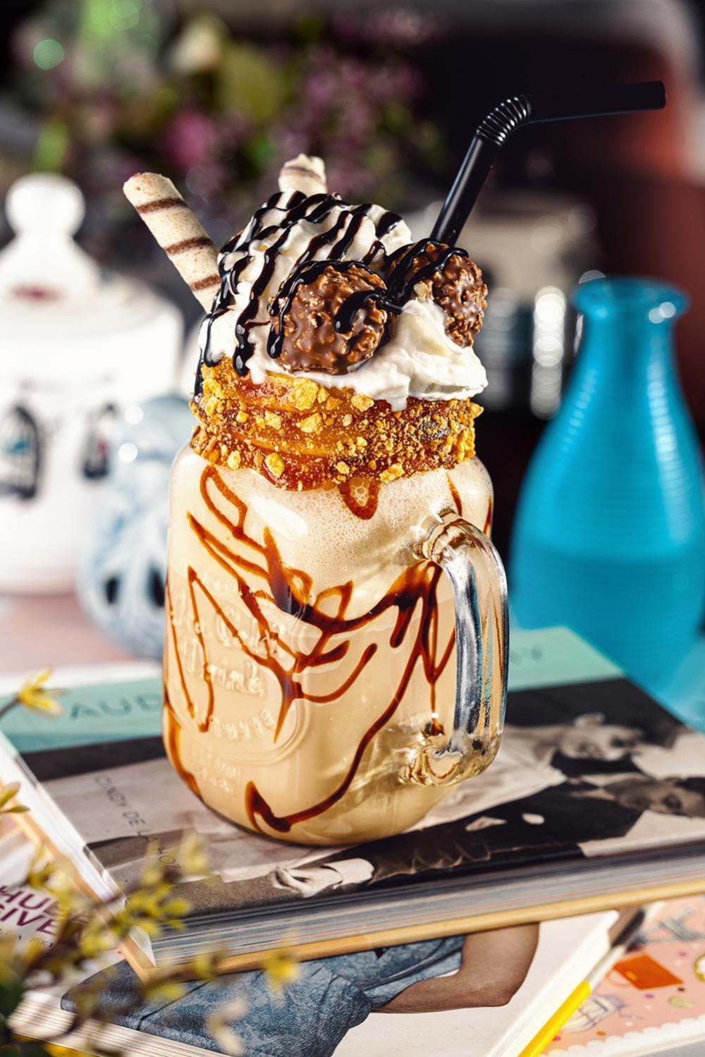 River Side Hotel Tbilisi Eksteriør bilde A peanut butter milkshake