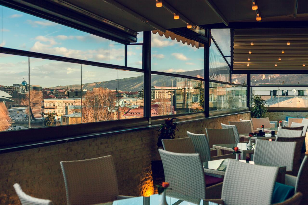 River Side Hotel Tbilisi Eksteriør bilde Sky Bar