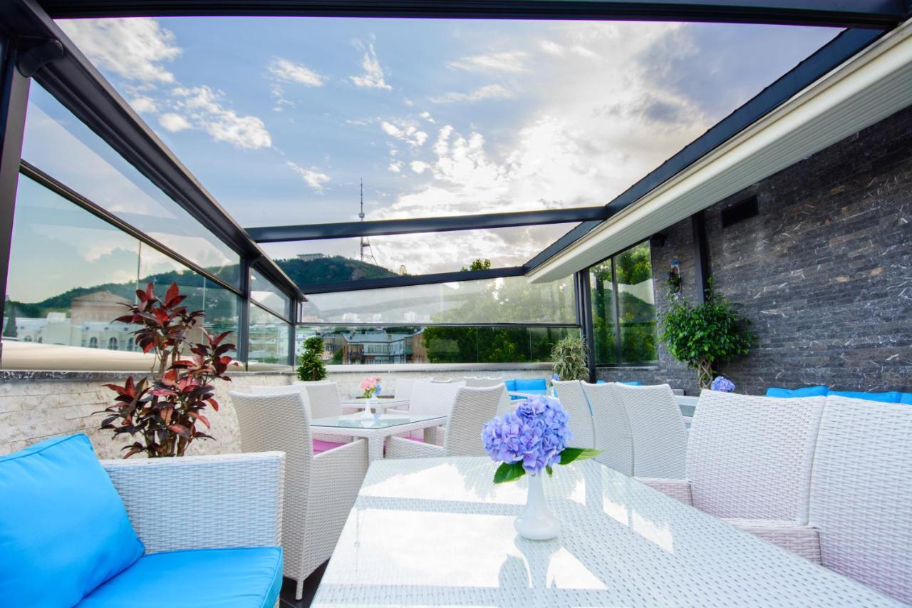 River Side Hotel Tbilisi Eksteriør bilde The Sky Bar